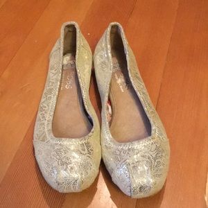 Gold Sketcher BOB slip ons